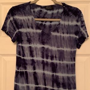 V-neck tie-dye t-shirt